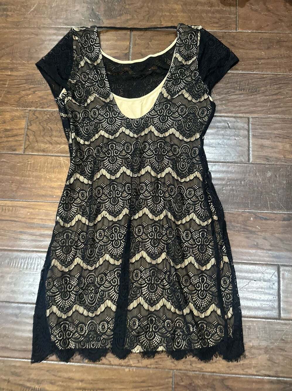 Bebe Black Lace Overlay Mini‎ Dress with Nude Lining Size Large - Picture 4 of 6